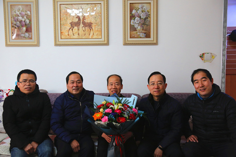 f1e0695a3913408284a872dccac4c003.jpg f1e0695a3913408284a872dccac4c003.jpg