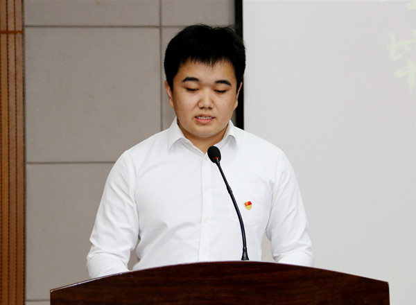 85a7dcf28b064d4bb6144d778bd25783.jpg 李仁飞.jpg