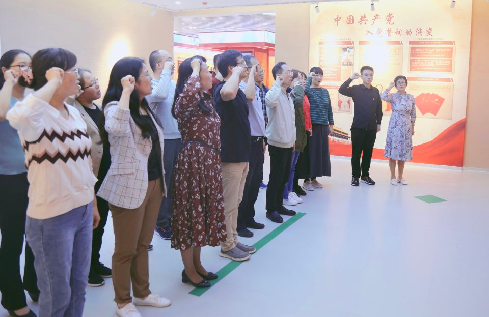 6e565eb51b5648fd8141ca74571b2ebd.png 6e565eb51b5648fd8141ca74571b2ebd.png