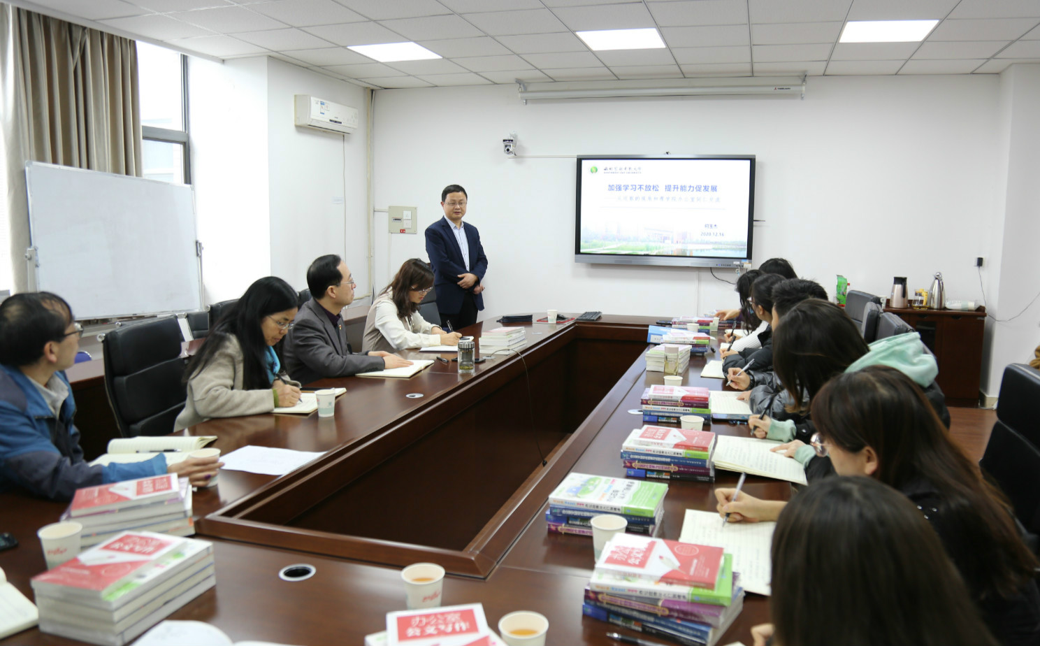 79fbbb977ba14537af7495bc4af29b37.jpg 79fbbb977ba14537af7495bc4af29b37.jpg