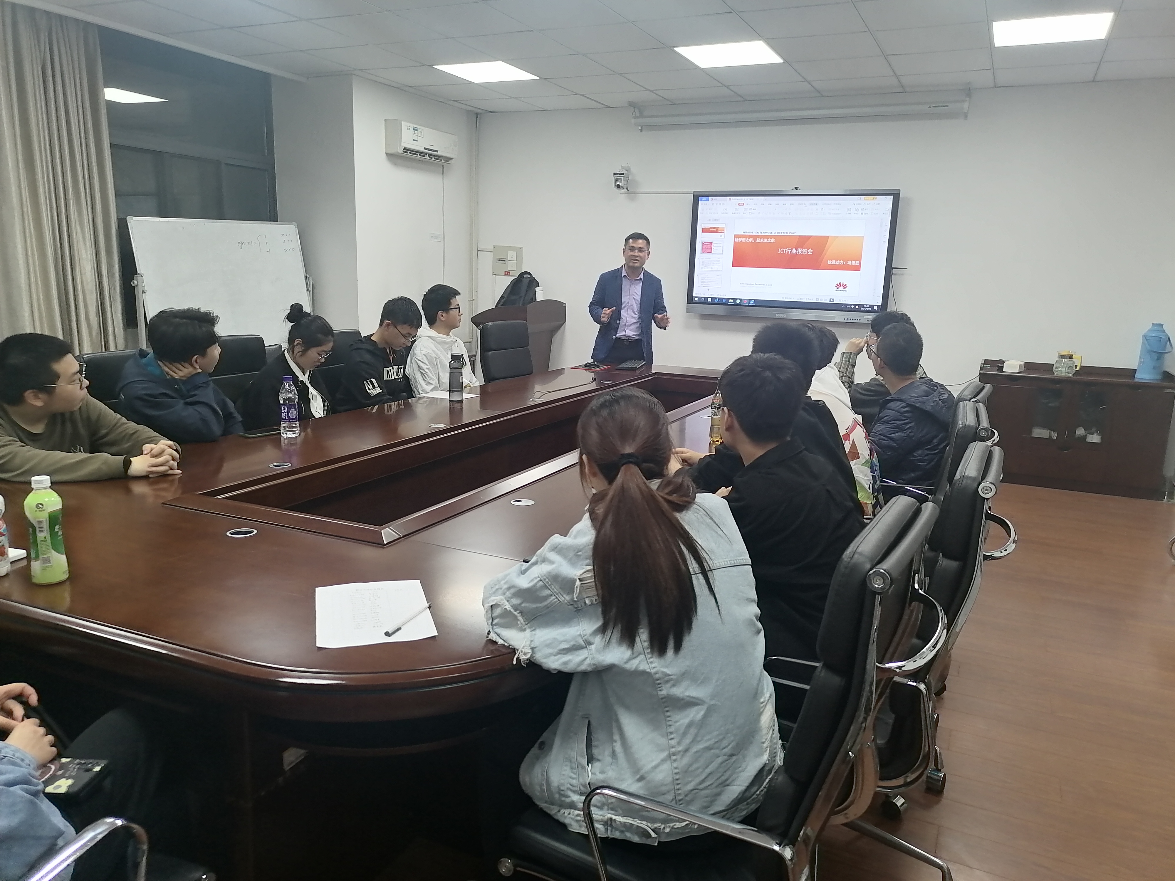 eb062b0128134f1c8ccefeb861ea7534.jpg eb062b0128134f1c8ccefeb861ea7534.jpg